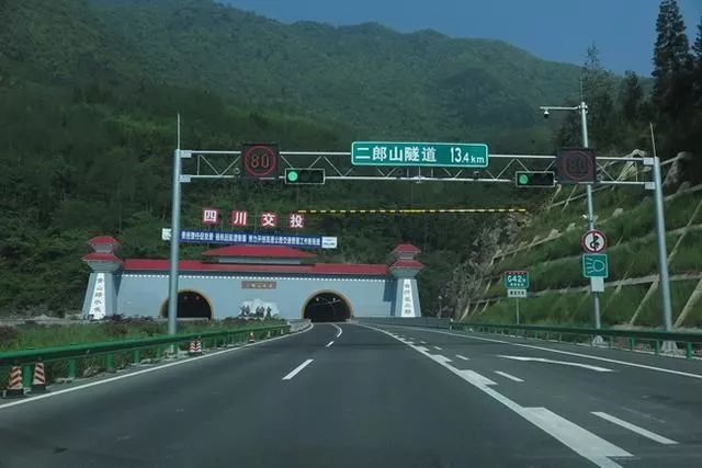 Another high-altitude tunnel opened to traffic, and the 318 scenery we are familiar with is disappearing?