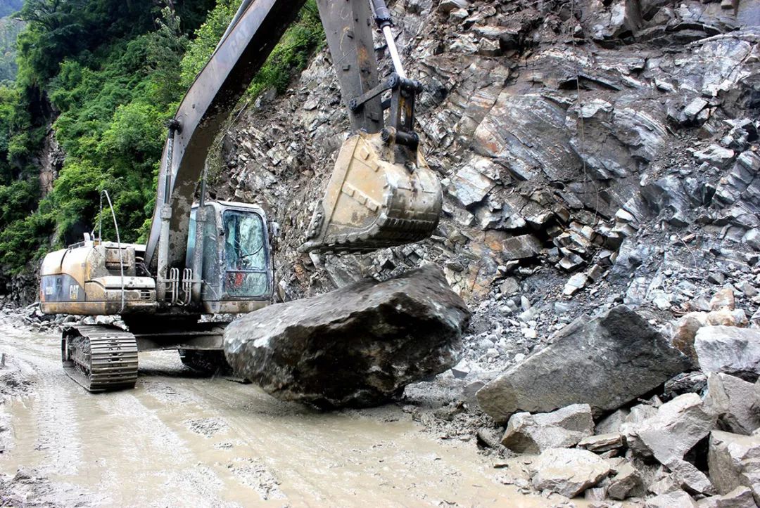 Another high-altitude tunnel opened to traffic, and the 318 scenery we are familiar with is disappearing?