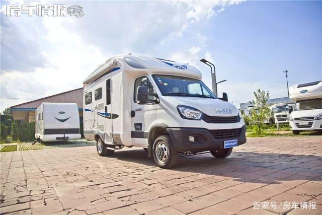 Domestic chassis + imported small-roof RV, two big beds inside are suitable for 4 people to travel!