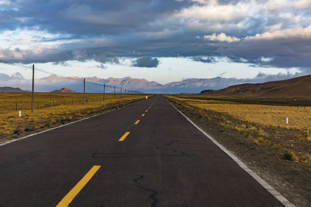 The most beautiful self-driving road in history, connecting Xinzang + Yunnan Tibet, every frame is a blockbuster