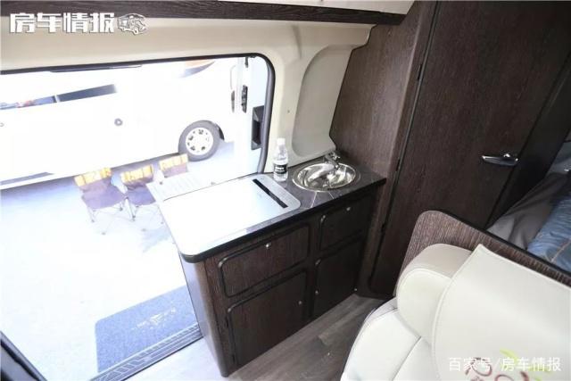 An RV that can also be driven to work, priced at more than 250,000 yuan, with three beds, this layout makes people really like it