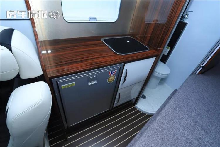 More than 300,000 RVs with air seats, business and home