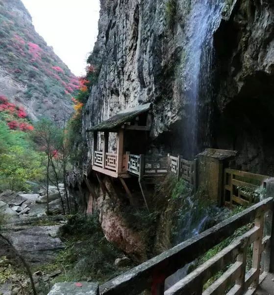 Jiuzhaigou on the left hand, heaven on the right hand, it is the last absolute secret place in China, fortunately it is not popular!