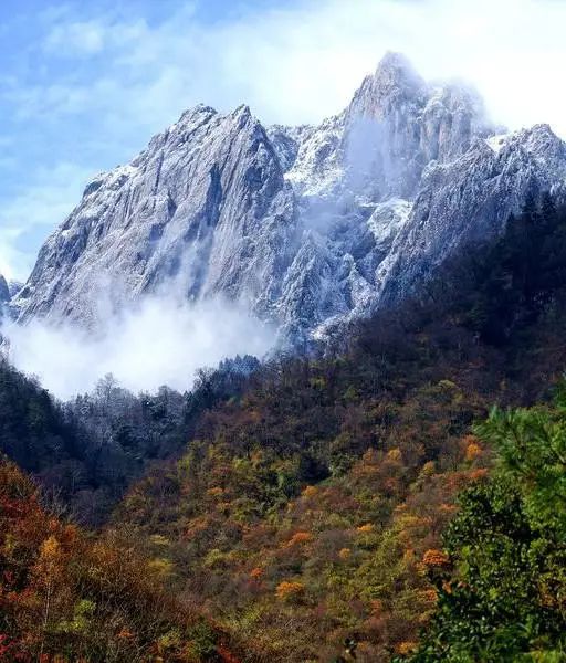 Jiuzhaigou on the left hand, heaven on the right hand, it is the last absolute secret place in China, fortunately it is not popular!