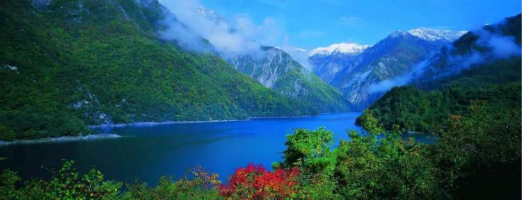 Jiuzhaigou on the left hand, heaven on the right hand, it is the last absolute secret place in China, fortunately it is not popular!