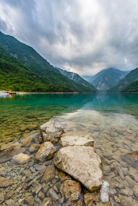 Jiuzhaigou on the left hand, heaven on the right hand, it is the last absolute secret place in China, fortunately it is not popular!