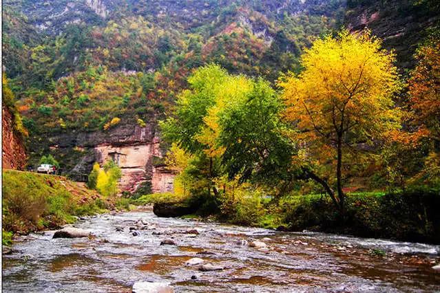 Jiuzhaigou on the left hand, heaven on the right hand, it is the last absolute secret place in China, fortunately it is not popular!