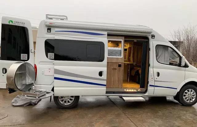 238,000, two layouts, SAIC MAXUS B-type RV suitable for retired couples traveling