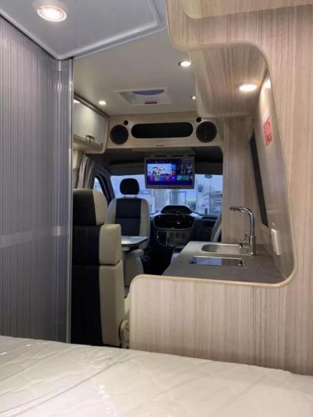 238,000, two layouts, SAIC MAXUS B-type RV suitable for retired couples traveling