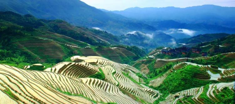 Ecology, tourism, and poverty alleviation How does Guilin Longsheng Autonomous County play three cards?