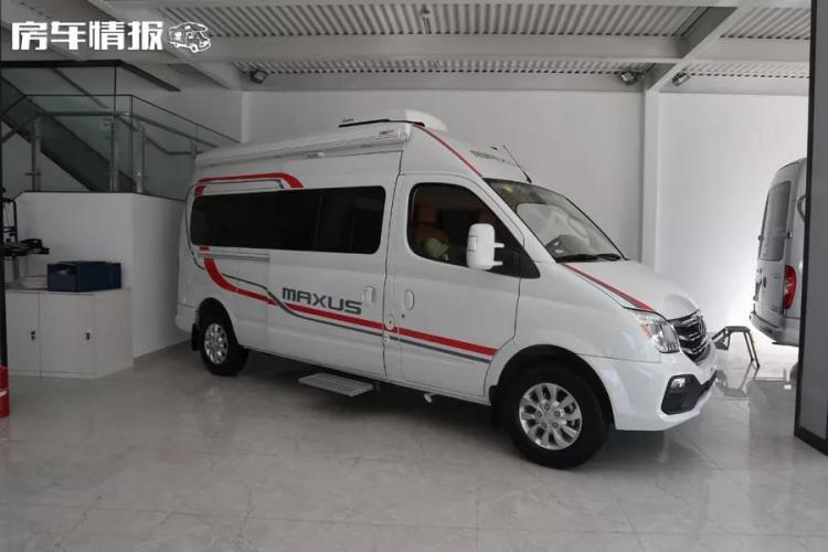 The budget is more than 300,000 yuan, built by the main engine factory, with high safety and guaranteed after-sales. This RV is complete