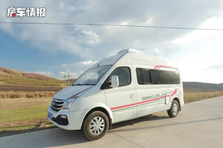 This RV can eat and live, and it is flexible to drive. The female driver personally measured the fuel consumption of 8.6L per 100 kilometers