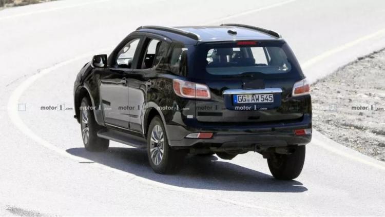 Chevrolet Trailblazer Facelift Road Test Spy Shots