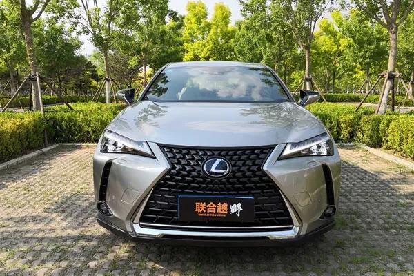 Original review: The wonderful little obsessions of the new Lexus UX