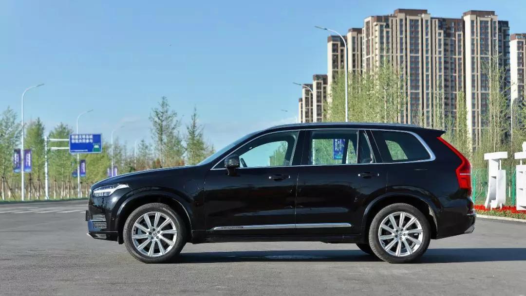 Volvo XC90 T8, the leader of high-end hybrid SUV