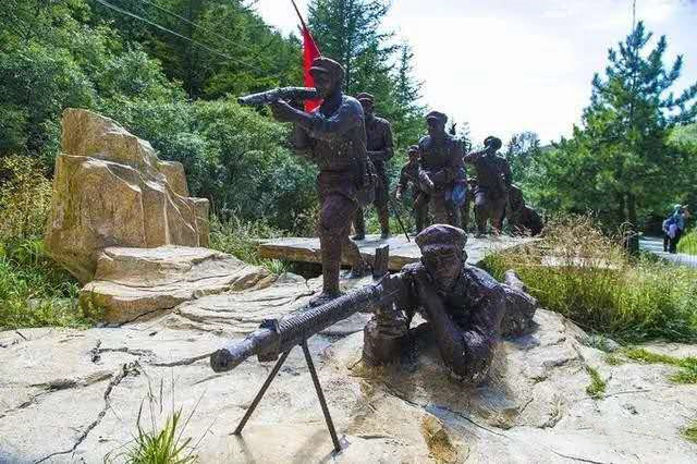 Re-take the Long March Road and gather in Liupan Mountain to promote patriotism