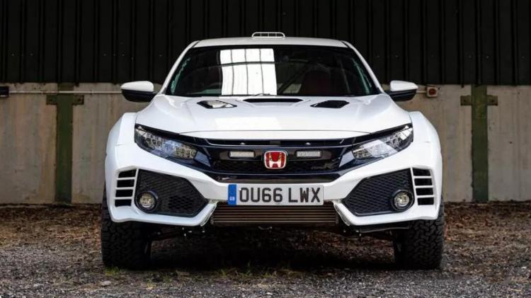 Once the Civic wants to go off-road, it will be a good show