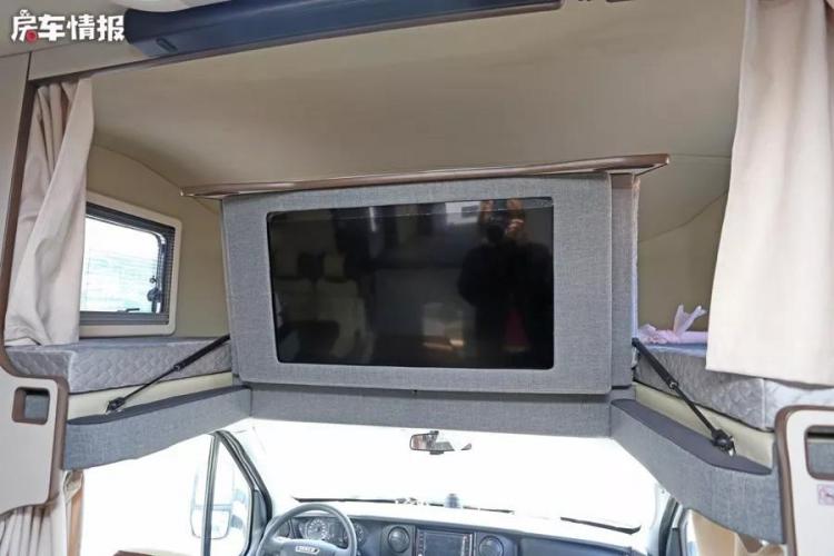 Double expansion and large space 4-way monitoring system + imported 8AT, female car friend: this RV is very safe