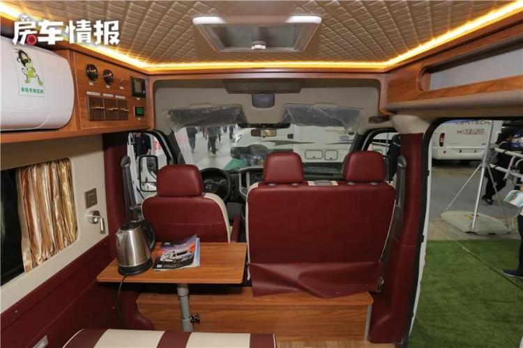Priced at RMB 179,800, the RV with an imported engine fuel consumption of 7.4L can accommodate 3 people!