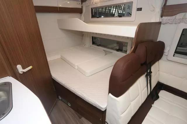 Simple but not simple small forehead RV with three big beds
