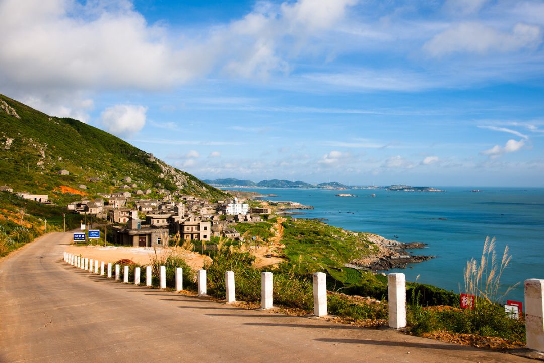 Cheaper than Madai and fewer people than Sanya, this small island is not to be missed