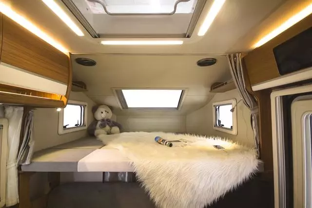 Traveling by car with the elderly or children, this RV is very practical and cost-effective