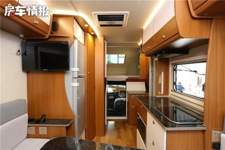 More than 200,000 yuan can also buy a RV, with a luxurious design and unique reception space, and diesel four-wheel drive can also go off-road!