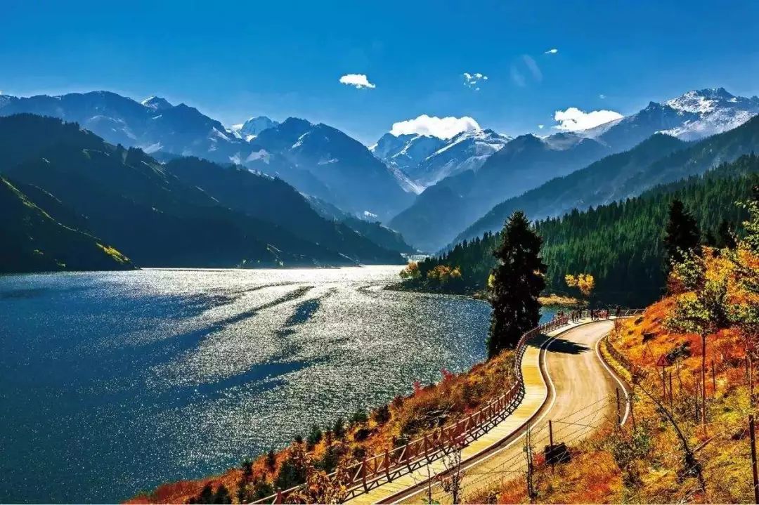These 15 lakes contract all the beauty of Xinjiang!