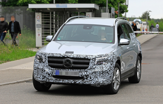 Spy photos of Mercedes-Benz GLB production version premiered at Frankfurt Motor Show in September