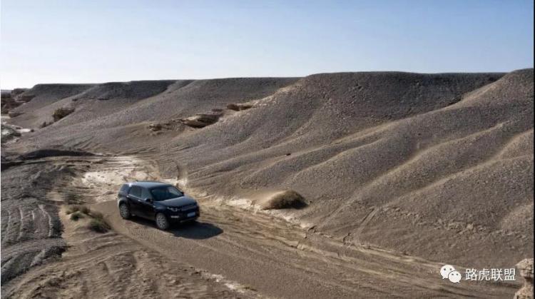 Can I also go to the desert and snow with the Land Rover?