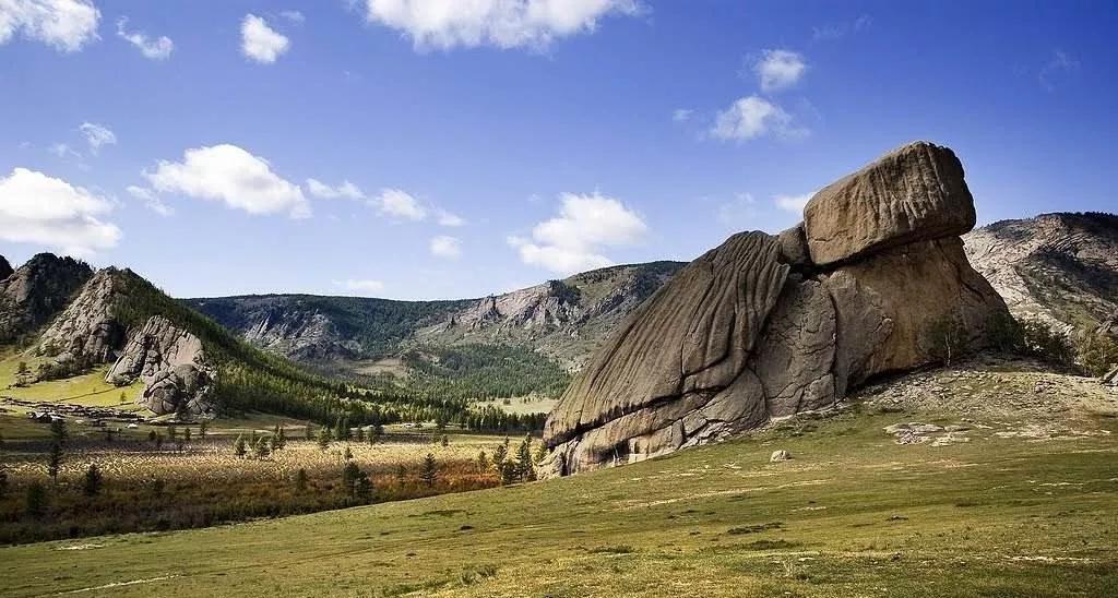 China-Mongolia-Russia Cross-Border Crossing—A Scenic Spot Not to Be Missed in Mongolia