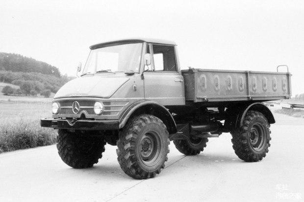 Why the king of off-road is the Mercedes-Benz Unimog?