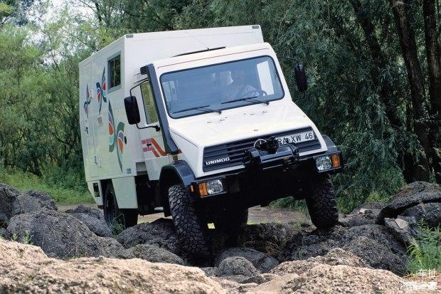 Why the king of off-road is the Mercedes-Benz Unimog?