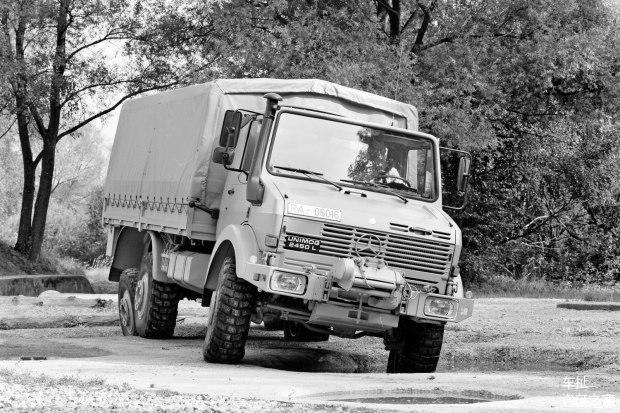 Why the king of off-road is the Mercedes-Benz Unimog?