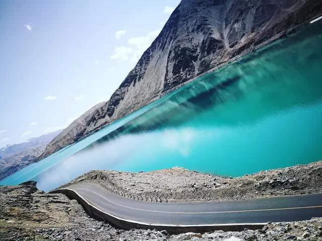 Southern Xinjiang | Distant mountains on the roof of the world