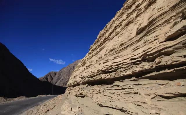 Southern Xinjiang | Distant mountains on the roof of the world