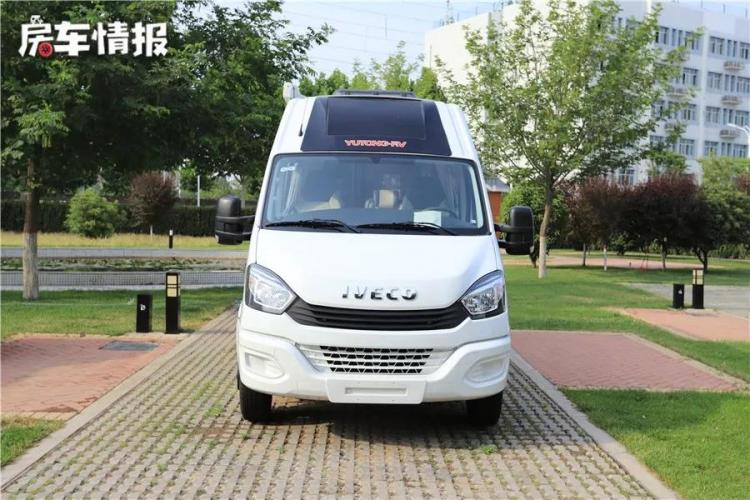 B-type RV space is small? Length 5999mm, heightened roof, automatic transmission!