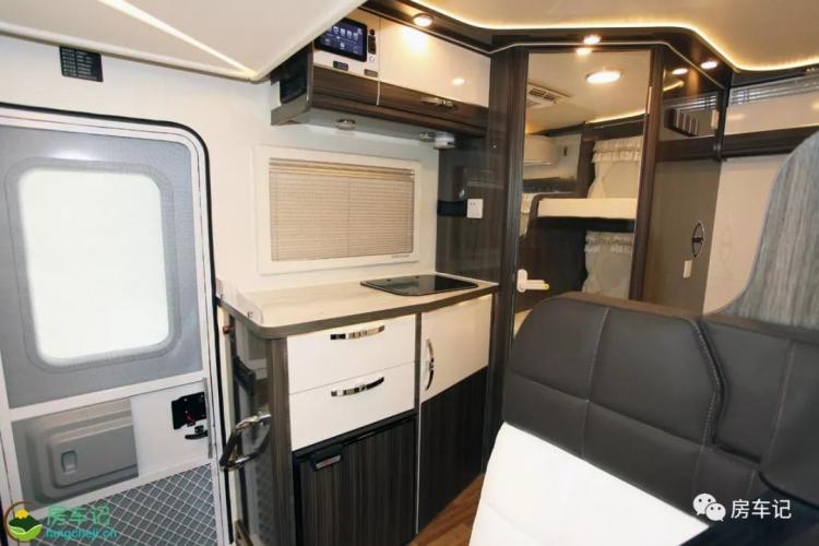 The exterior design is fresh and fashionable, and the interior equipment is high-end and fashionable. Analyze the small forehead RV!