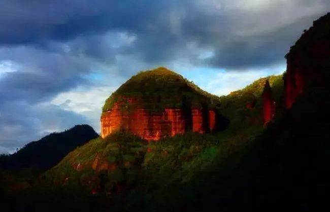 The secret Geladan Grassland - a rare place in Lijiang that has not been infected by commercial viruses