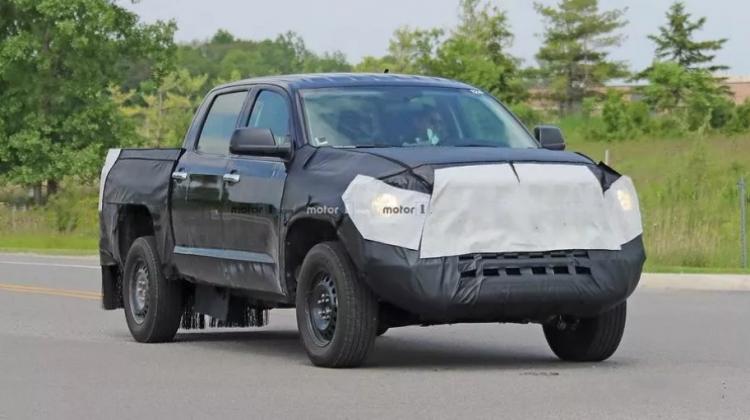 Forced by fuel consumption? Toyota Tundra Hybrid Spy Shots