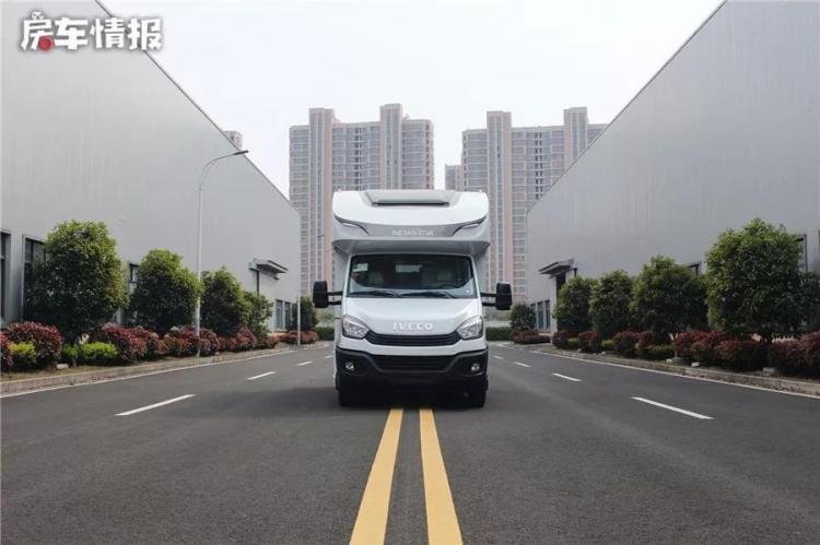 C2 instinctively drives a dual-expansion car, the price is not high, there is an existing car, the water and electricity configuration is not low, and it can accommodate 5 people