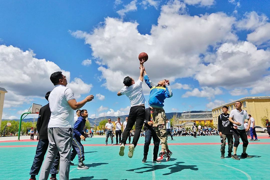 Ten years of youth gathered in Lijiang, leading the future to go wild. Just ask you, will you come?