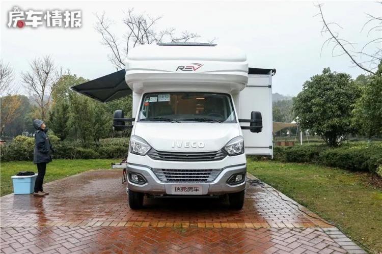 What does the RV endorsed by 270 and Liang Hong look like? 400,000 yuan for sale of 4 Chery River RVs