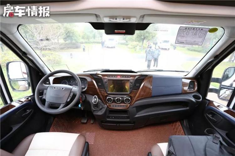 What does the RV endorsed by 270 and Liang Hong look like? 400,000 yuan for sale of 4 Chery River RVs