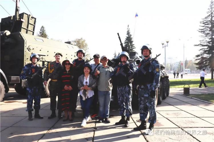 The fourth season of Old John Eurasian RV self-driving, meeting the Ufa military parade on Russia's Victory Day