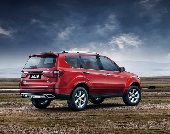 Thanks to Father's Day, Landwind X8 shows the majestic majesty of a man