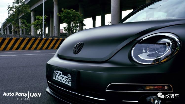 From being fresh and cool to being a ruthless black warrior, this female car friend's Beetle has been modified very well!