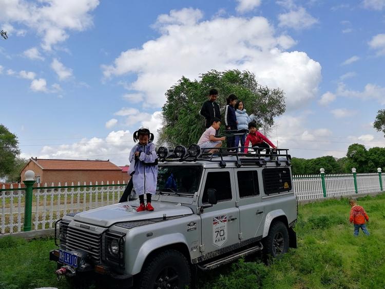 Land Rover Alliance North District Rally - a big party with stories and wine