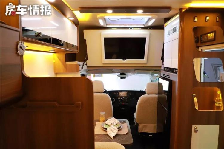 Iveco RVs can also be listed on the Beijing brand! 4 beds sleep 6 people, the price is not high, and the bed can also be used as a storage box