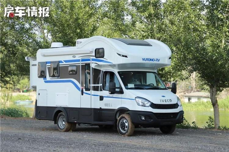 Yutong double expansion RV, 3.0T+8AT, with 152L refrigerator, can accommodate 6 people!